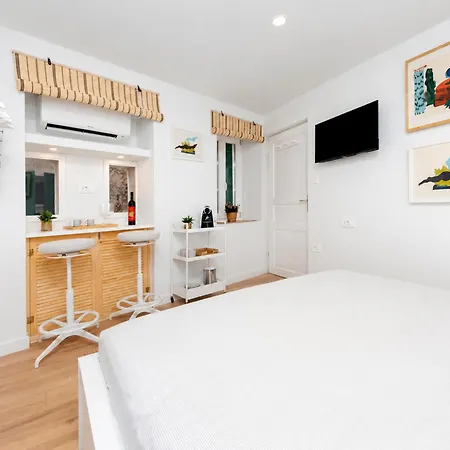 Apartament Grisia Art *